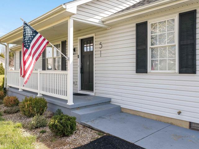51 falcon ln