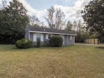 51 FORREST AVE, WETUMPKA, AL 36092