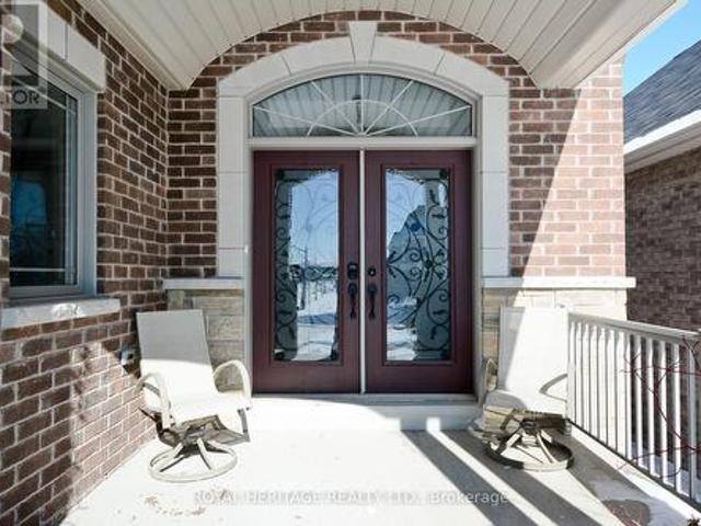 51 Gloria Crescent, Whitby, ON, L1P 1V3 house for sale | Listing ID E13610 | Royal LePage