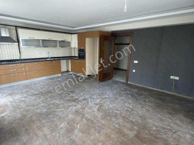 5+1 Güvenlikli Site İçerisinde Merkezi Konumda Kiralık