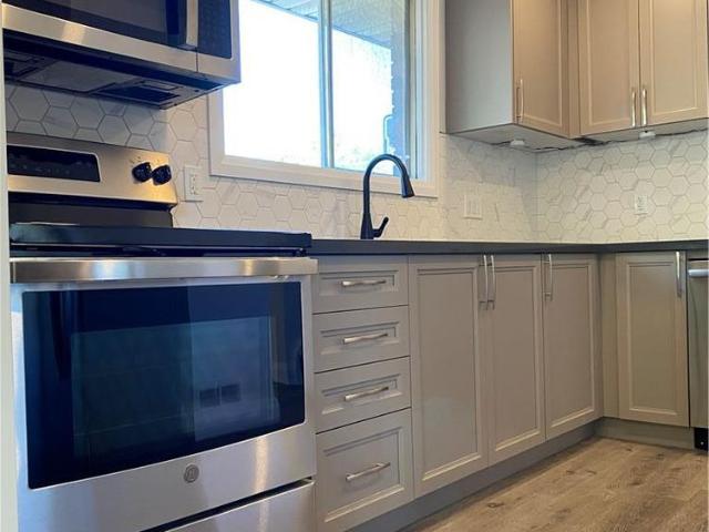 51 HIGHRIDGE Avenue Unit# 1, Hamilton, Ontario, L8E3J7