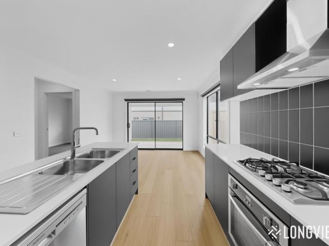 51 huxley street, wyndham vale, vic, 3024