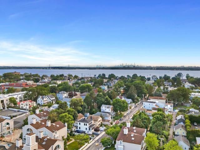 51 ISLAND Point 51