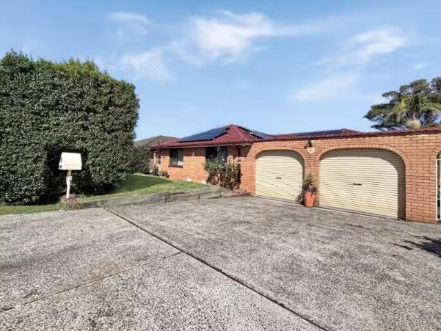 51 Kanahooka Road, KANAHOOKA House for rent Listed by A list.