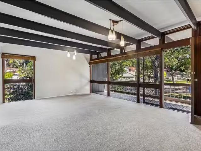 51 Kalang Road, Elanora Heights House for rent Listed by Kath.