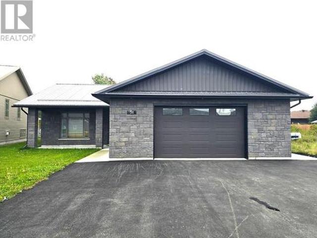 51 Oak St, Capreol, ON, P0M 1H0 house for sale | Listing ID 2130 | Royal LePage