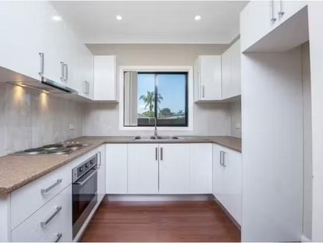 51a Mindanao Avenue, Lethbridge Park House for rent Listed by.