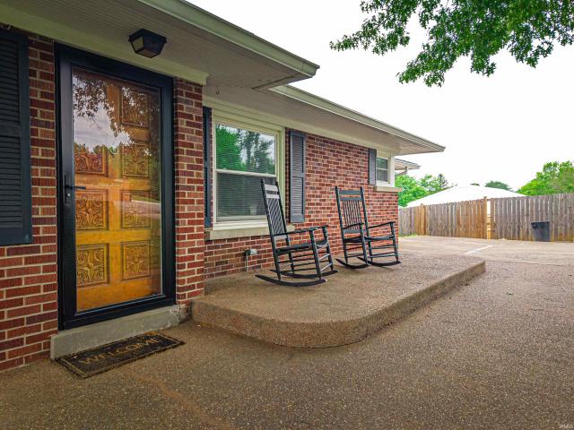5206 Bridgeview Drive