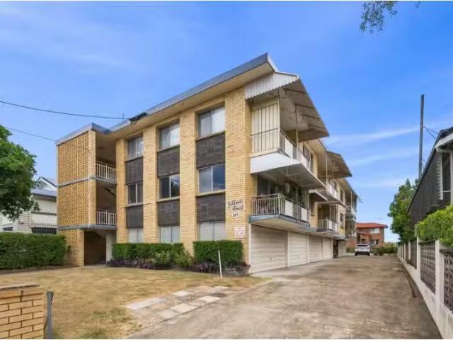 5/207 Cavendish Road, COORPAROO Apartment for rent Listed by.