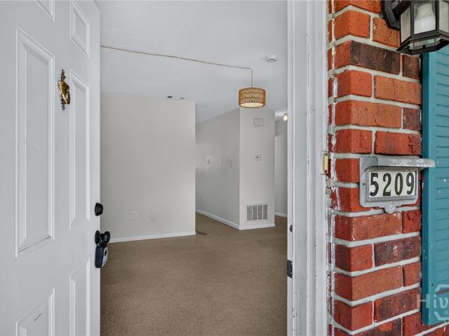 5209 and 5211 Jasmine Avenue