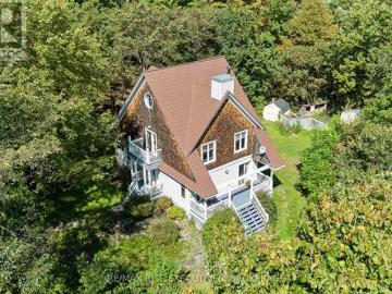 House for sale in Ontario - Fireplace