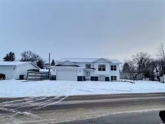 5209 57 Avenue, Ponoka, AB, T4J 1G6 house for sale Listing.
