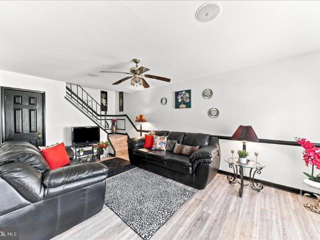 5200 Hilltop Drive # J11