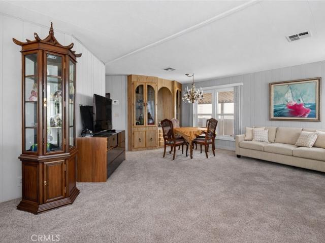5200 Irvine Boulevard 256