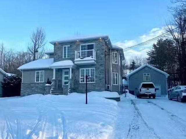 5200 Rue De L'Église, Notre Dame Du Mont Carmel, QC, G0X 3J0.