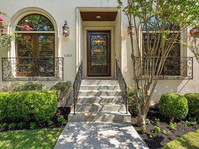 5202 Patrick Henry Street