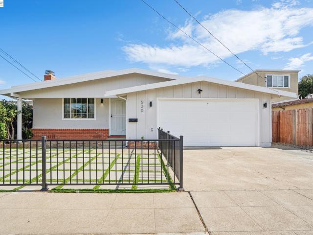 520 Celia St