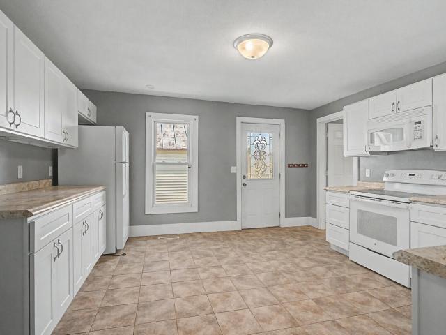 520 Avon St