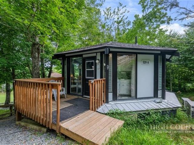 520 Briarcliff Rd, Sugar Mountain, NC 28604
