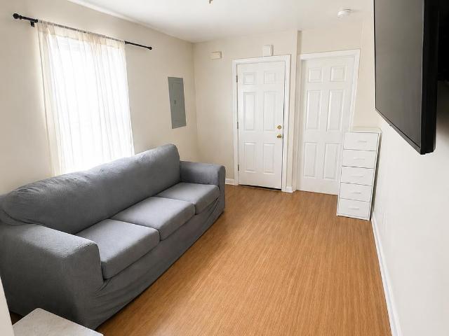 520 Johnstone Street