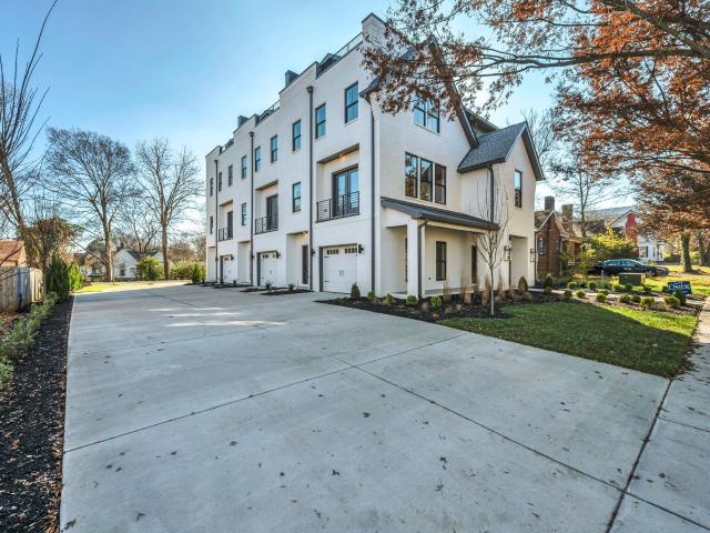 520 N Maple St # 2