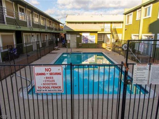 520 S 13th St, 2 beds, 1 full bath