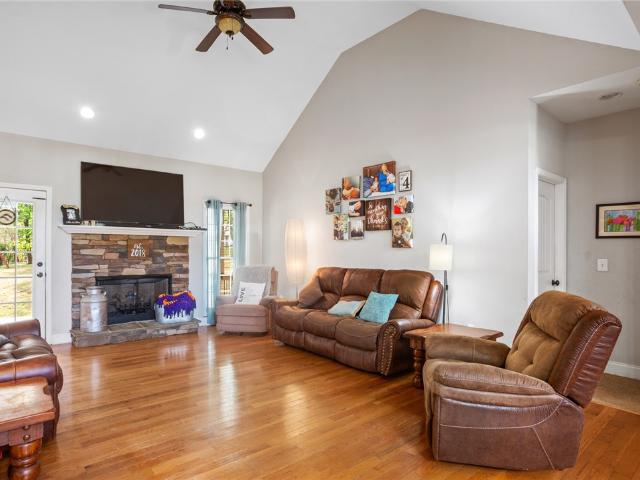 520 Serria Way