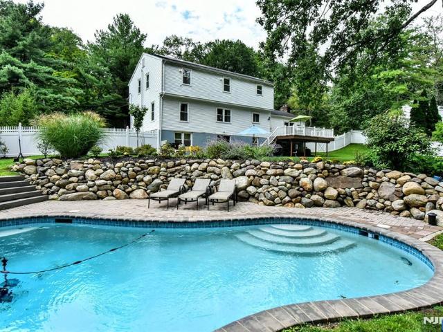 520 W Saddle River Road