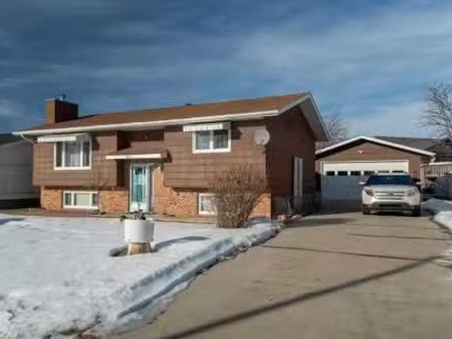 5216 56 Avenue, Eckville, AB, T0M 0X0 house for sale Listin.