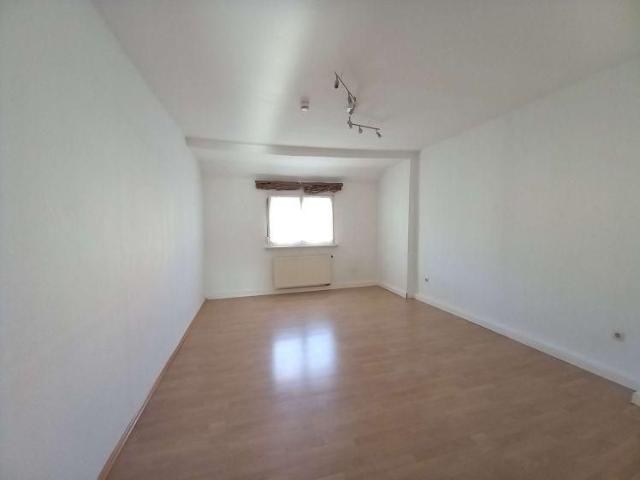 52173 Helle Dachgeschoßwohnung mit Einbauküche