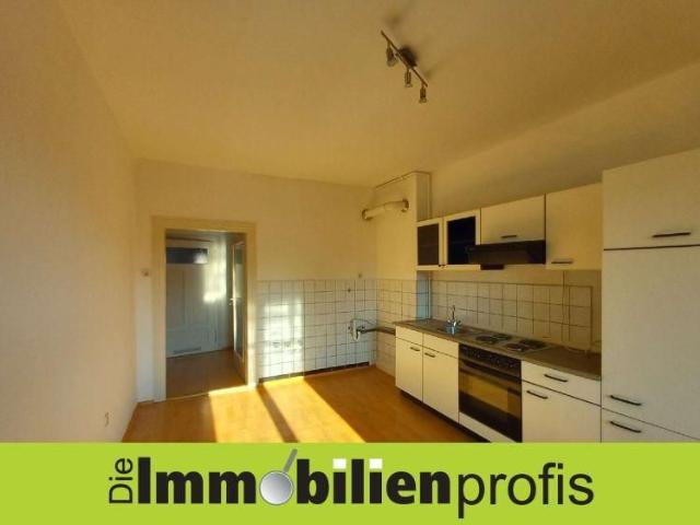 52173 Helle Dachgeschoßwohnung mit Einbauküche
