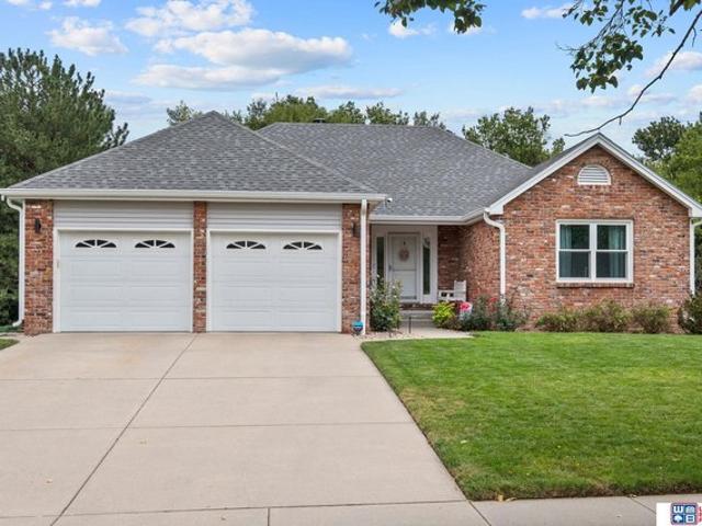 5218 Bison Dr, Lincoln, NE 68516