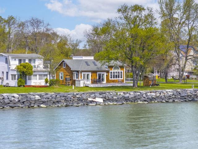 5211 Al Jones Dr, Shady Side, MD 20764 | MLS #MDAA2149
