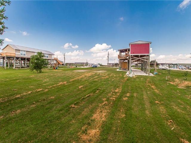 5212 Delacroix Highway