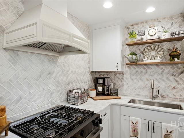 521 Atkinson Ave, Savannah, GA 31404 | MLS #SA352004