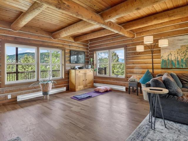 521 Golden Gate Drive