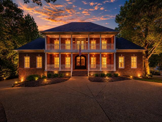 521 Grand Oaks Dr