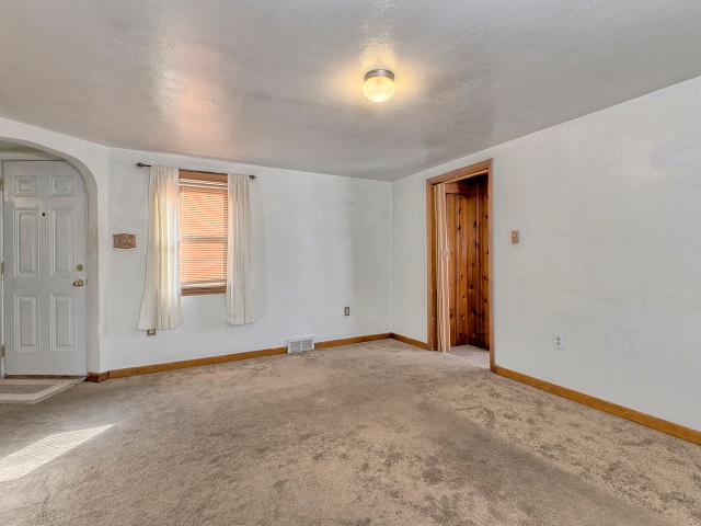 521 Grove