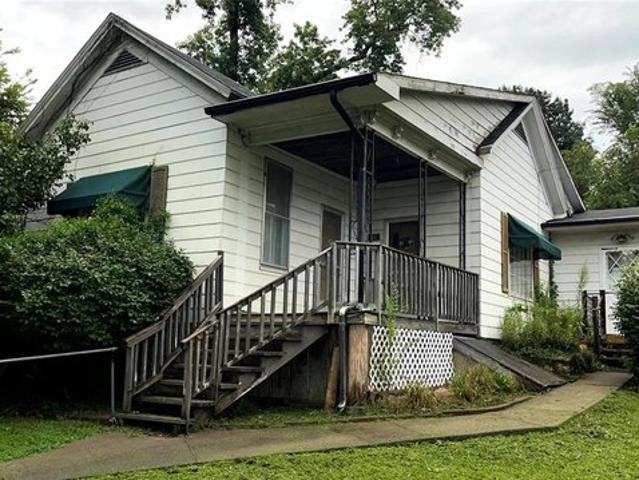 521 N 4th St, Louisiana, MO 63353
