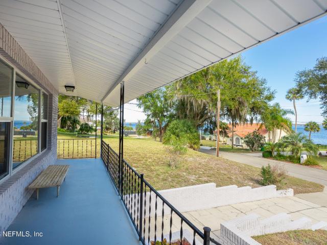 521 N Lake St, Crescent City, FL 32112 | MLS #2126