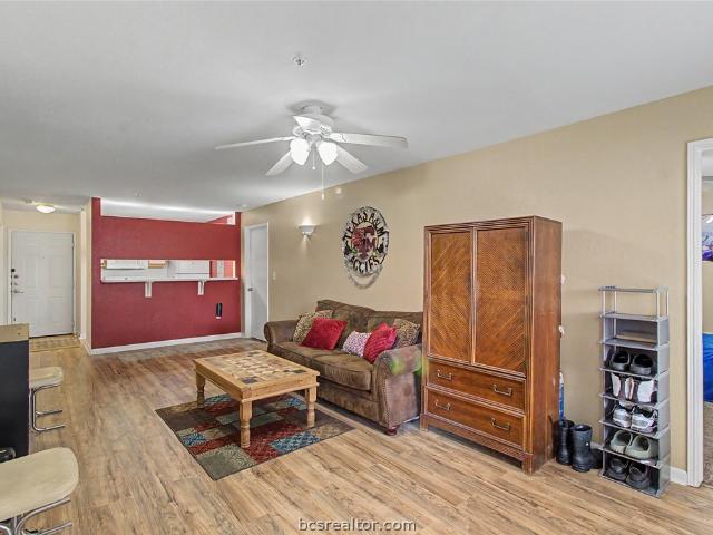 521 Southwest Parkway 103