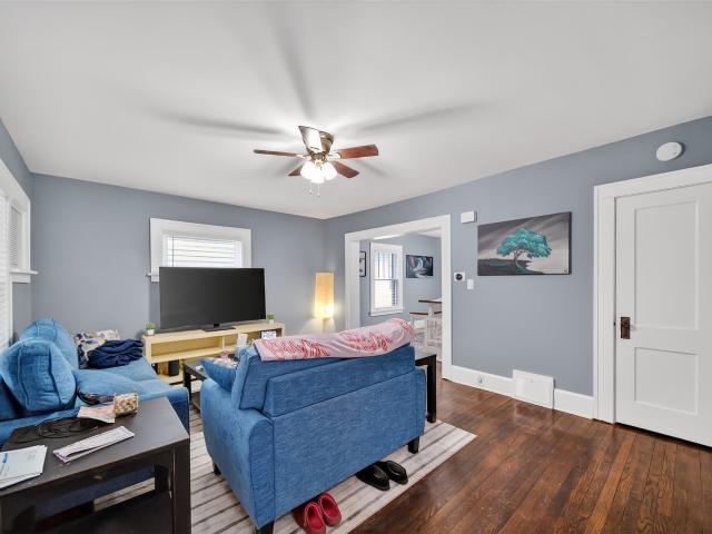 521 W 29TH Street