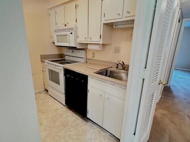 521 Zorn Ave APT E13