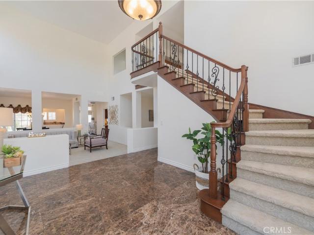 5225 Avenida De Kristine