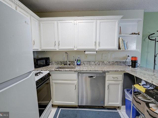 5225 Pooks Hill Road # 506N