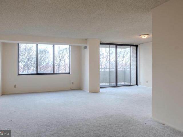 5225 Pooks Hill Road # 1016N
