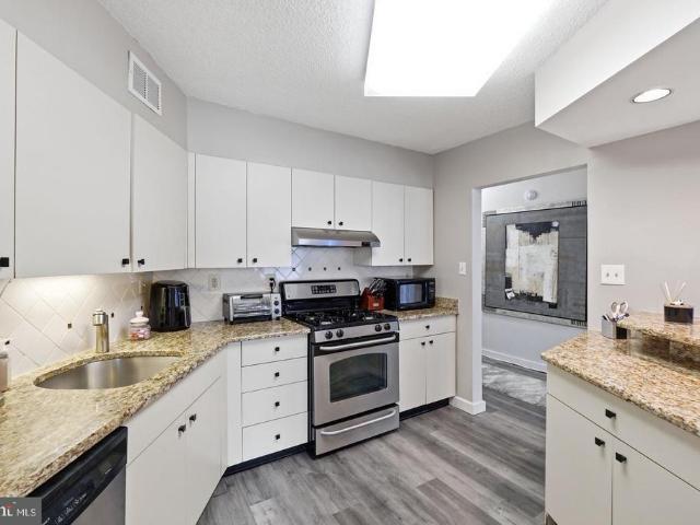 5225 Pooks Hill Road # 1401N