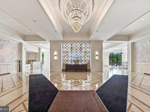 5225 Pooks Hill Road # 1526N