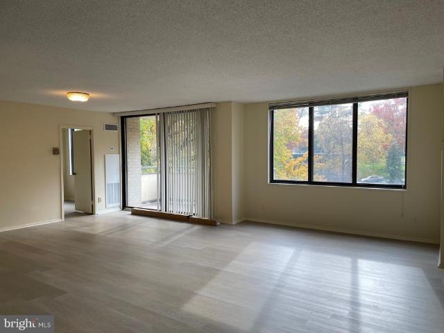 5225 Pooks Hill Road # 226S