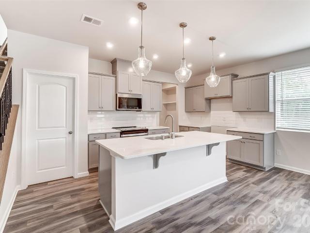5225 Wyes Oak Lane